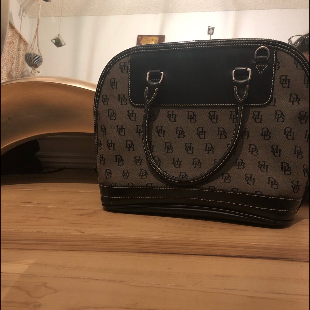 dooney and bourke purse